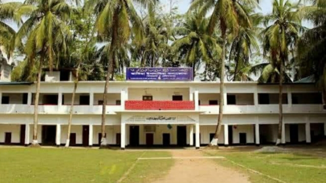 রামগতির ঐতিহ্যবাহী কলাকোপা মাদরাসা নিয়ে সাম্প্রতিক বির্তক যে কারণে 
