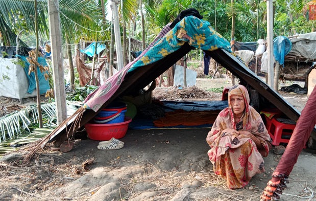 ‘চেয়ারম্যান-মেম্বার আইসা দেইখা গেছে, কোনো সহযোগিতা দেয়নি’