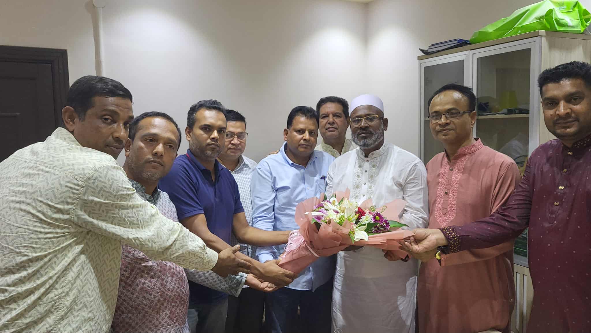 সৌদি আরবে বরগুনার পাথরঘাটা বিএনপির সদস্য সচিবের সাথে প্রবাসী নেতাকর্মীদের মতবিনিময়