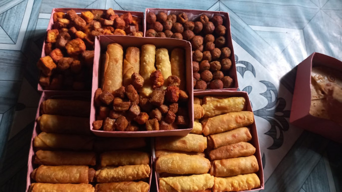 লক্ষ্মীপুরের শারমিনের হাতের সয়াফুড যেভাবে এখন রাজধানীর অভিজাত দোকানে