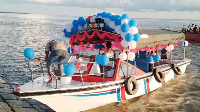 রামগতির দুর্গম চরবাসীর জন্য কেনা ওয়াটার অ্যাম্বুলেন্সটি চরবাসীর কোন কাজে আসছে না রামগতির দুর্গম চরবাসীর জন্য কেনা ওয়াটার অ্যাম্বুলেন্সটি চরবাসীর কোন কাজে আসছে না