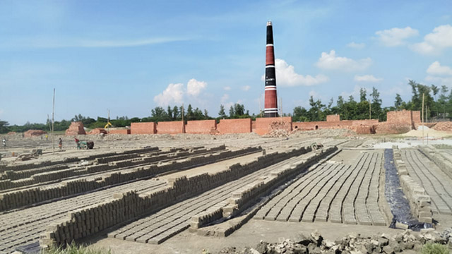 সবাইকে ‘খুশি’ করে চলছে অবৈধ ৪৯ ইটভাটা ! তিন বছরে বেড়েছে ১১টি!