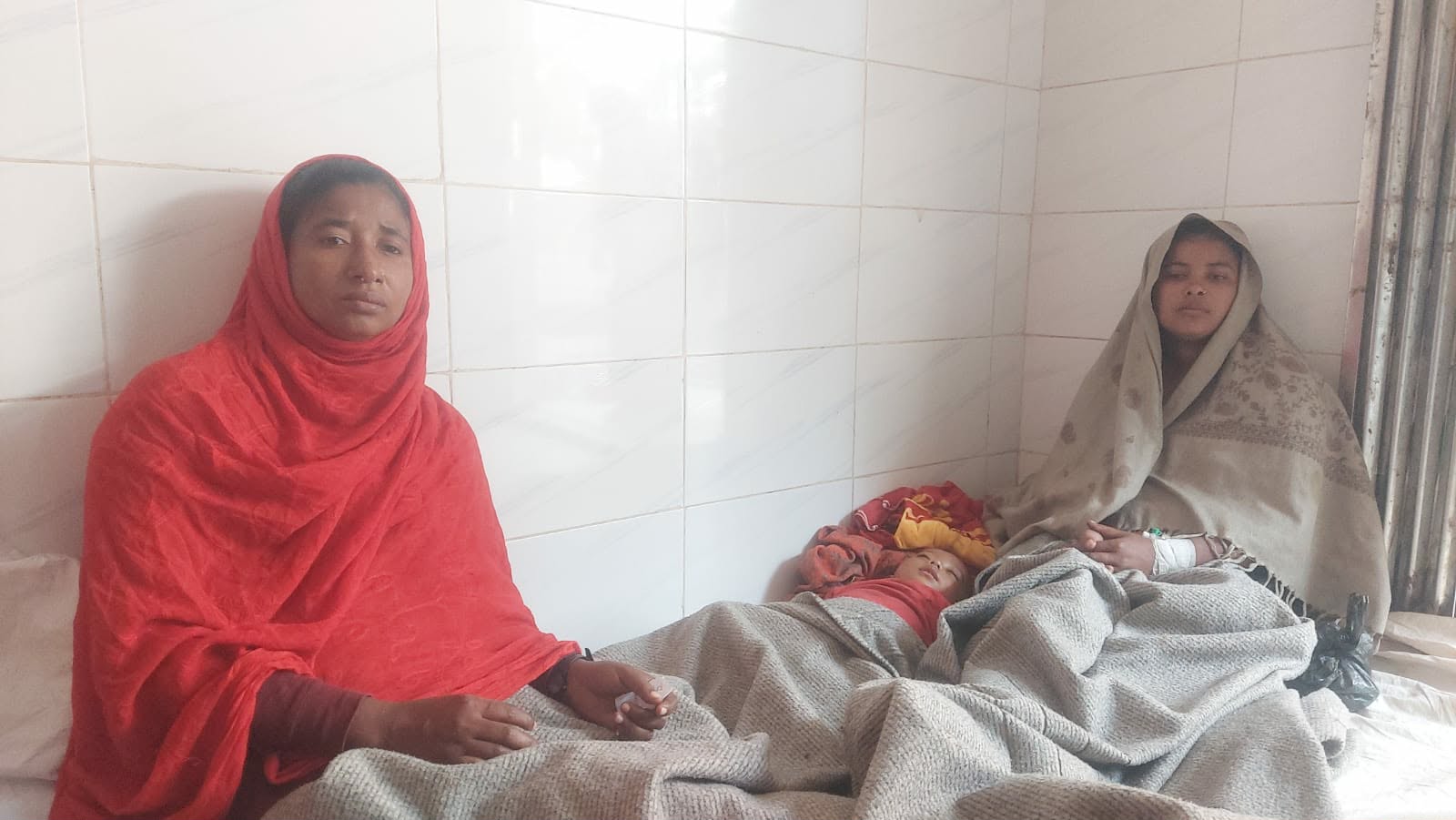 কমলনগরে ইটভাটা শ্রমিককে অপহরণে বাঁধা দেয়ায় নারীসহ ৫জনকে পিটিয়ে আহত