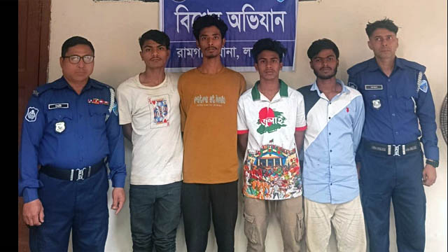 রামগতিতে আটক ৪ ছিনতাইকারী কারাগারে