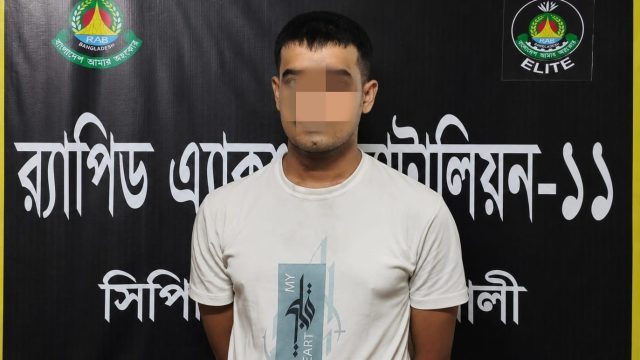 লক্ষ্মীপুরে সালিশকে কেন্দ্র করে দাদাকে গুলি করে হত্যাচেষ্টা: প্রধান আসামি ঢাকায় গ্রেফতার, অস্ত্র উদ্ধার 