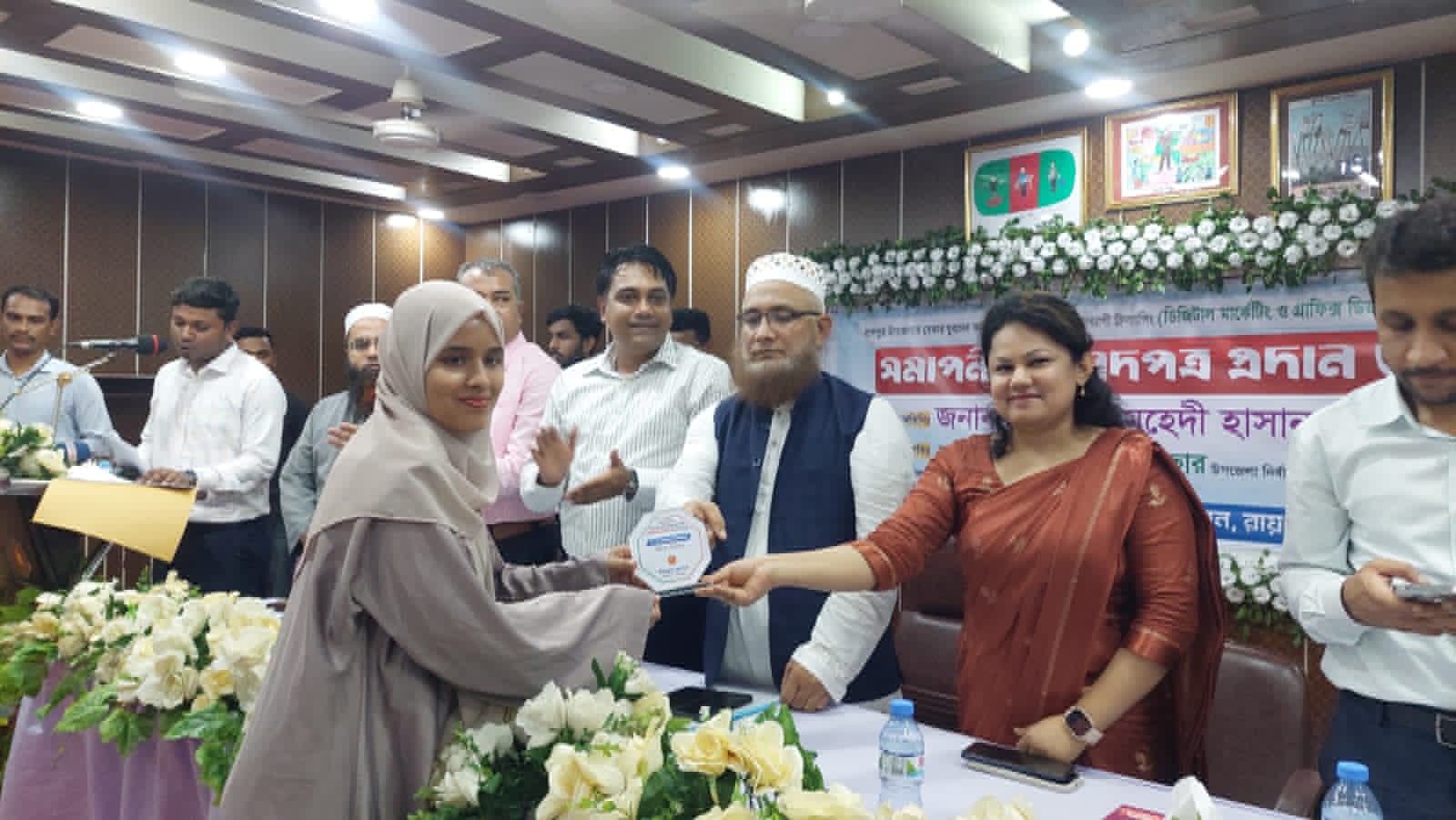 বিনামূল্যে ৩০০ তরুণ-তরুণীর ফ্রিল্যান্সিং প্রশিক্ষণ 
