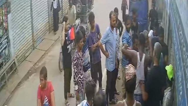 চাঁদা না পেয়ে লক্ষ্মীপুরে ব্যবসায়ীর শরীরে পেট্রল ঢেলে আগুনের চেষ্টা, মামলার পর গ্রেফতার-১ 
