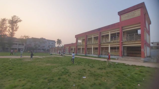 গ্রামীণ স্কুল হয়েও যেকারণে আলাদা কমলনগরের উত্তর চরপাগলা প্রাথমিক বিদ্যালয় 