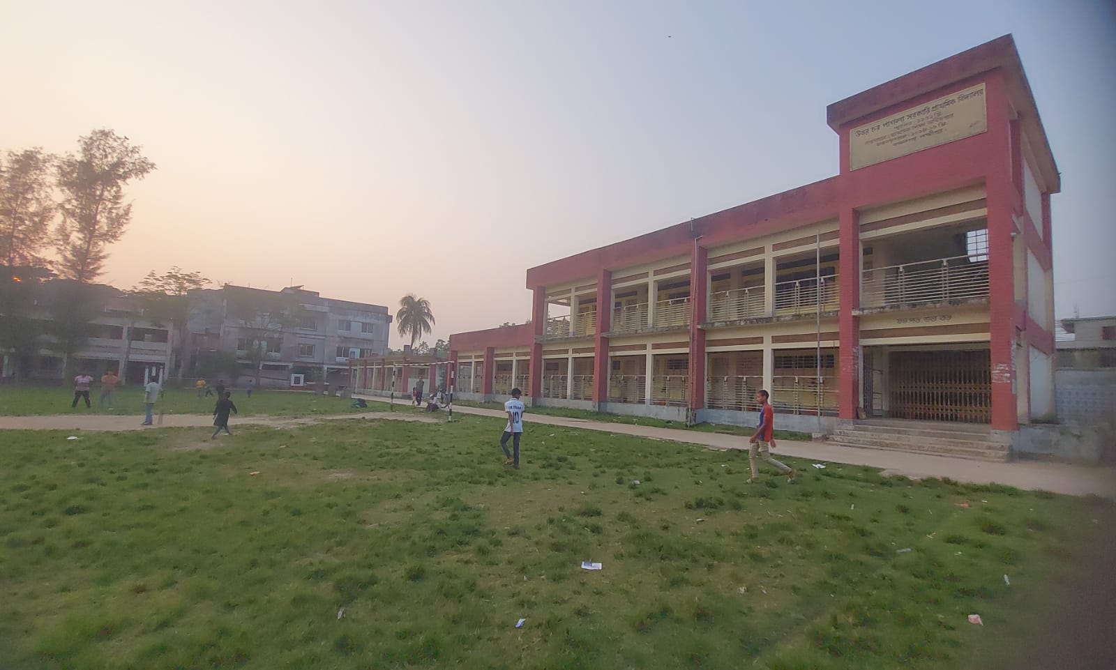 গ্রামীণ স্কুল হয়েও যেকারণে আলাদা কমলনগরের উত্তর চরপাগলা প্রাথমিক বিদ্যালয়