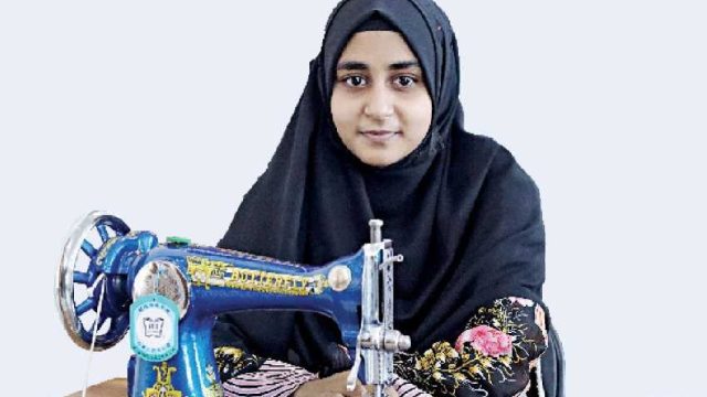 বসুন্ধরা গ্রুপের সেলাই মেশিনে বদলাবে ১০০ নারীর জীবন 
