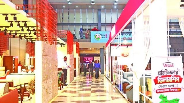 আইসিসিবিতে দেশীয় ফার্নিচার কোম্পানিগুলোর পণ্যের প্রদর্শনী 